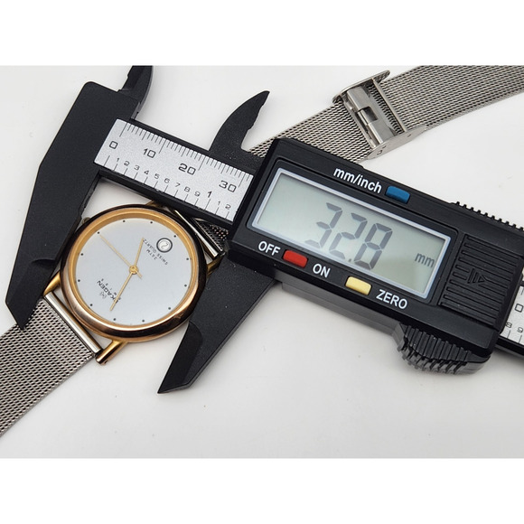 Vintage Authentic SKAGEN SWISS 7 Jewels 3ATM Date Indicator Quartz Wristwatch - Picture 12 of 12